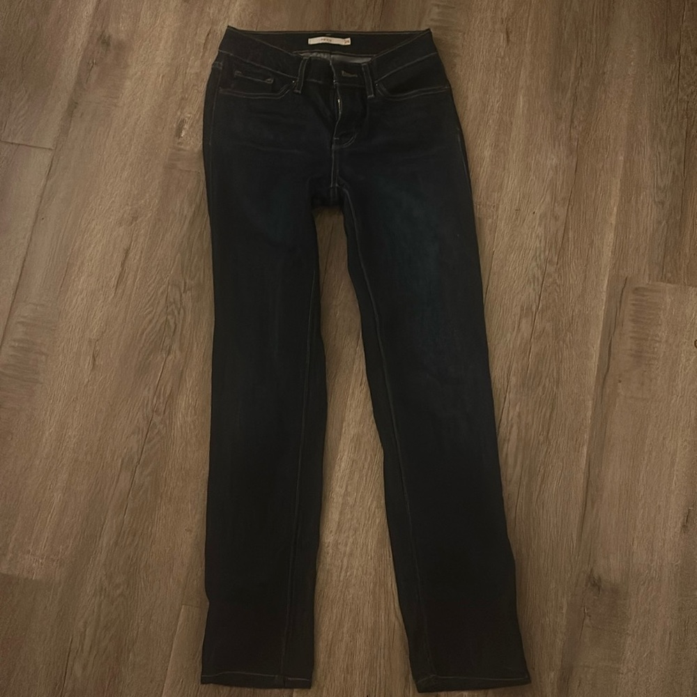 Levi’s dark wash skinny size 26